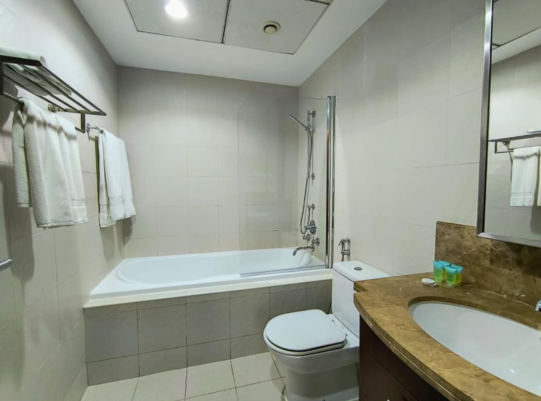 Trinity Holiday Homes - Standpoint Tower Downtown دبي المظهر الخارجي الصورة