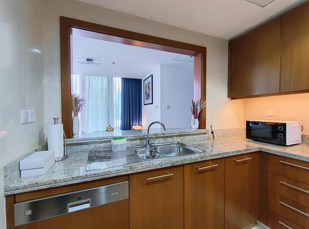 Trinity Holiday Homes - Standpoint Tower Downtown دبي المظهر الخارجي الصورة
