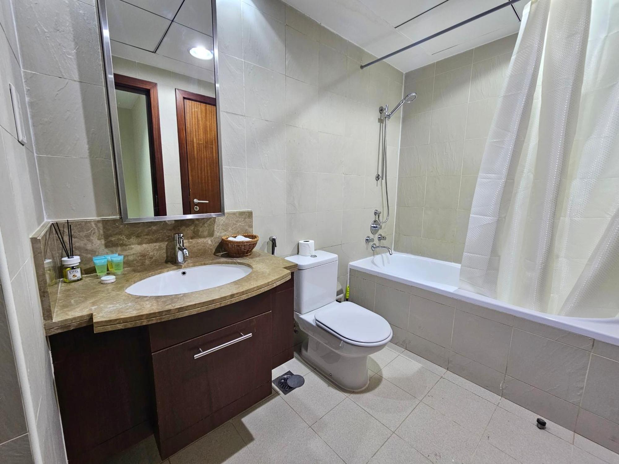 Trinity Holiday Homes - Standpoint Tower Downtown دبي المظهر الخارجي الصورة